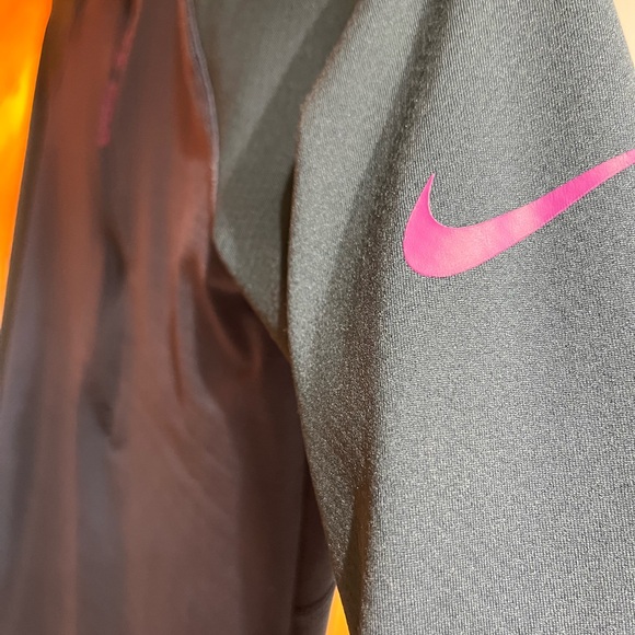Nike Pro Quarter Zip Hyperwarm Long Sleeve Workout Top - Picture 4 of 6